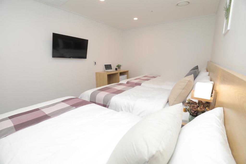 Четырехместный (Четырехместный номер эконом-класса), Line Hotel Myeongdong
