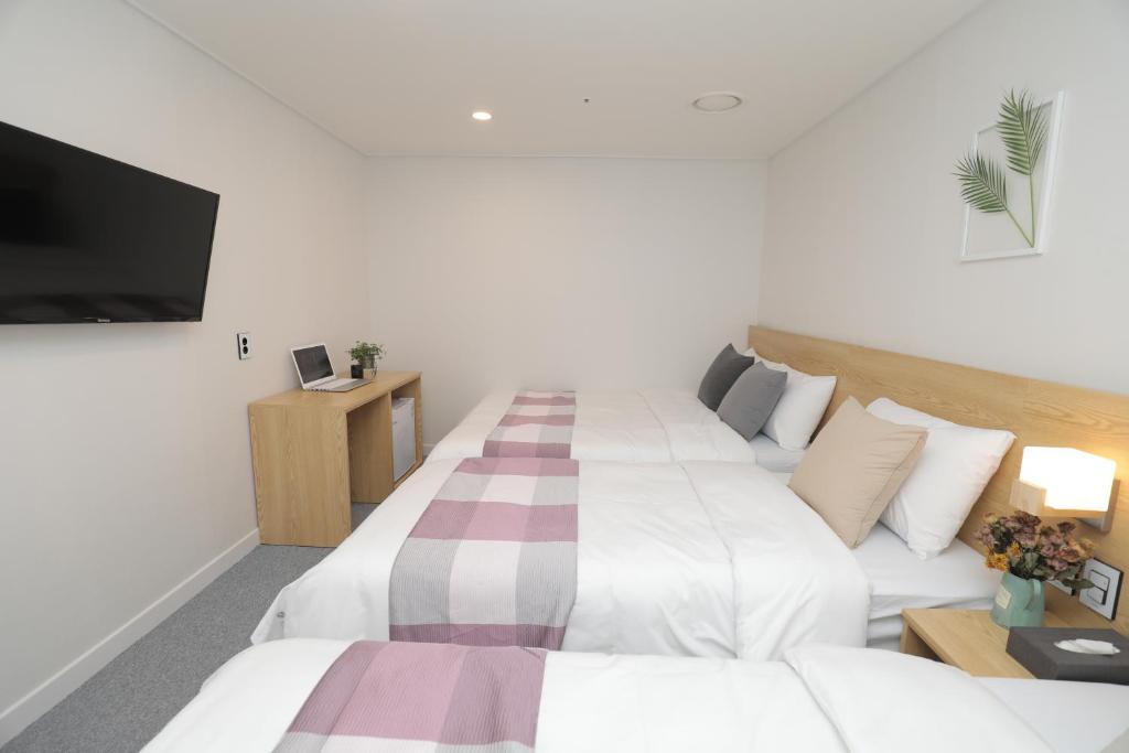 Четырехместный (Четырехместный номер эконом-класса), Line Hotel Myeongdong