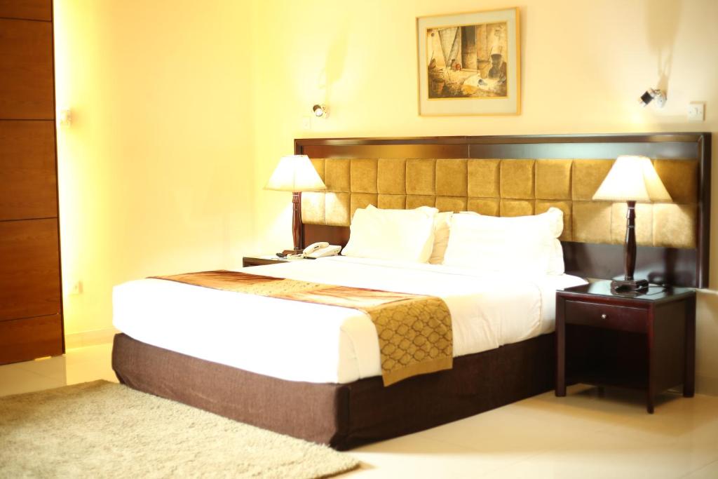 THE AVENUE HOTEL & SUITES photo 2
