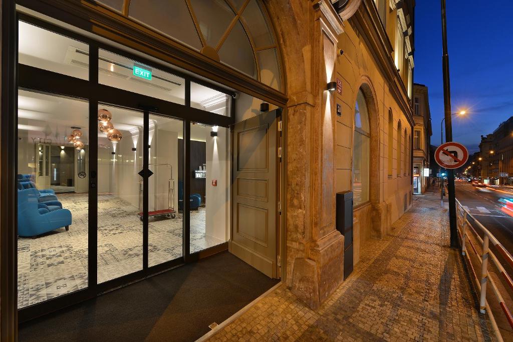 EA Hotel New Town photo 3
