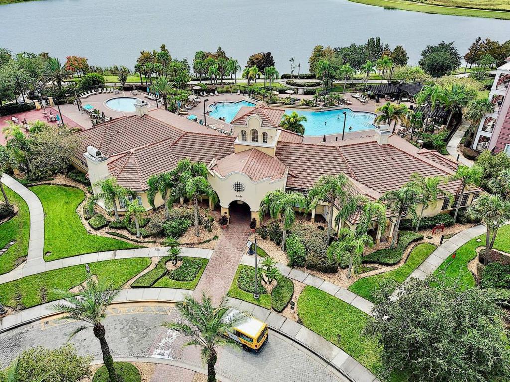 Vista Cay Standard 3 bedroom condo (#3111) image