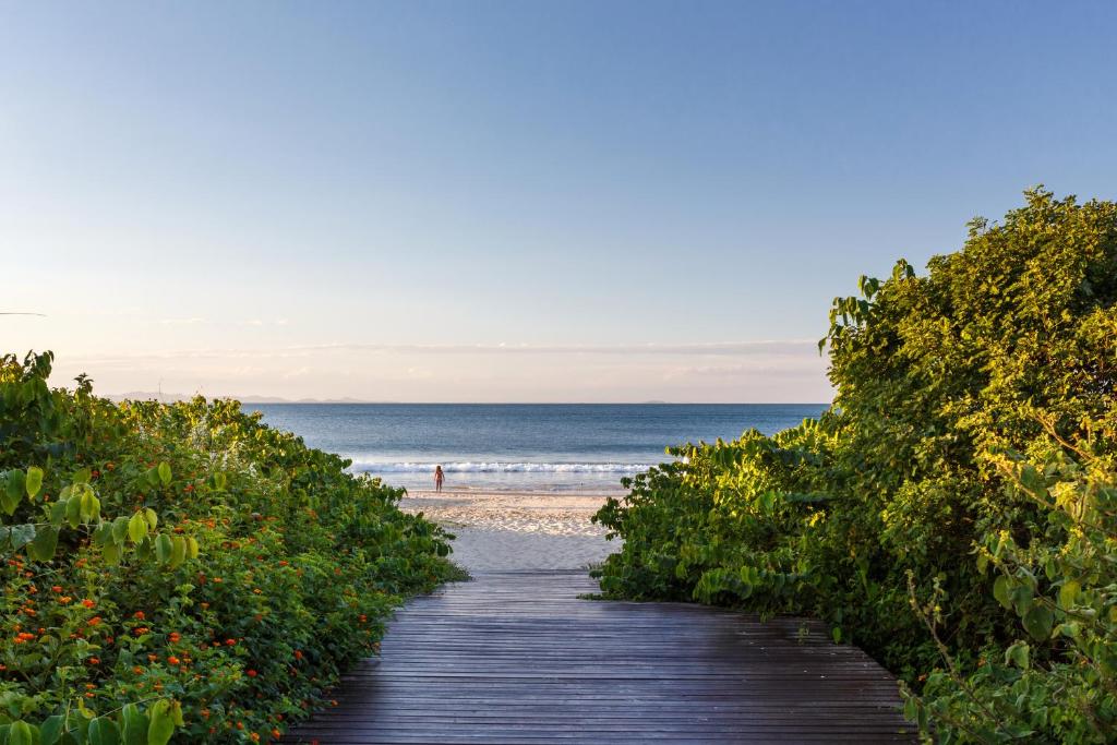 Apartamento com 4 suítes pé na areia photo 2
