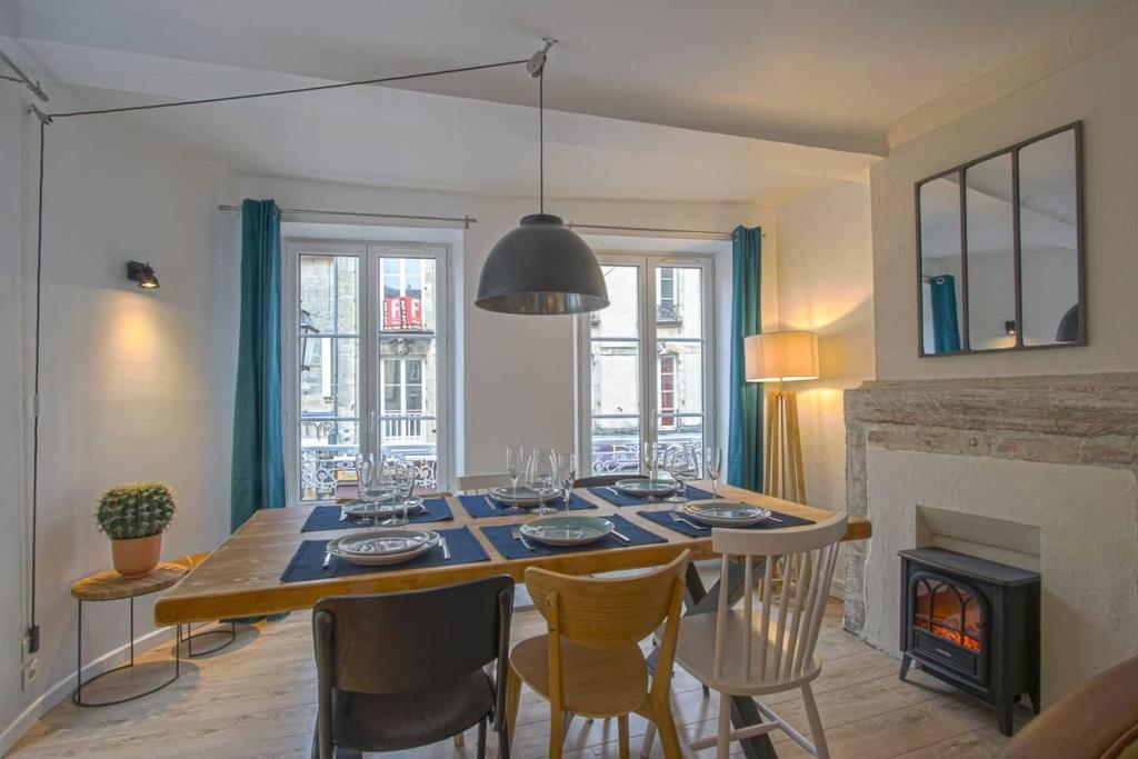 Grand Triplex confortable, cosy - CENTRE HISTORIQUE BAYEUX - LUMINEUX - proche Omaha Beach