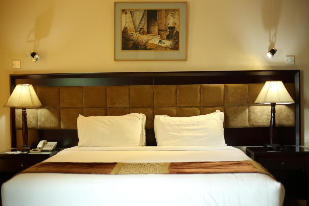 THE AVENUE HOTEL & SUITES photo 1