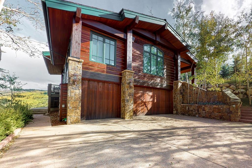 162 View Ridge photo 2