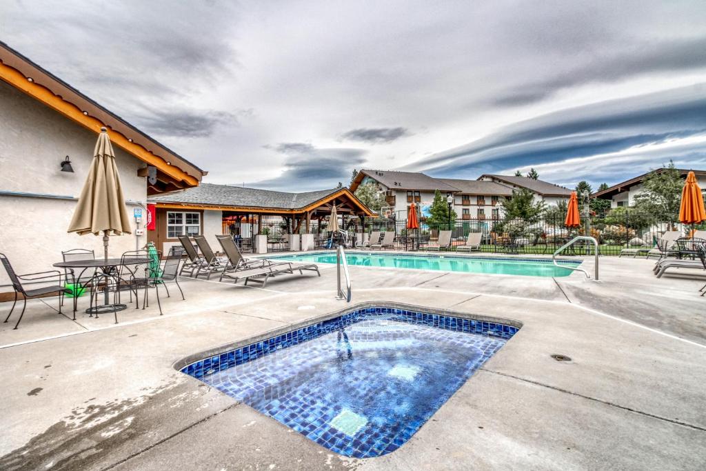Icicle Village Resort 402: Juniper Studio photo 4
