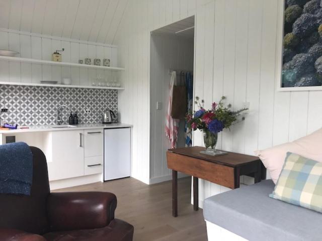 Hahei Kereru Cottage photo 4