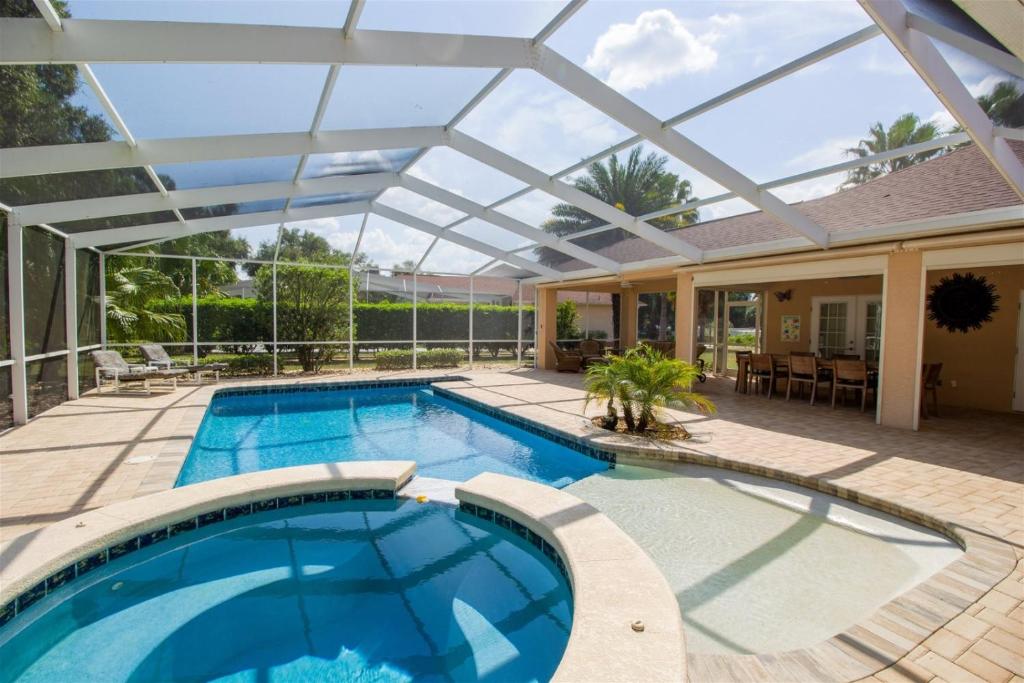 Villa Eagle - Executive - 3 bedroom photo 1