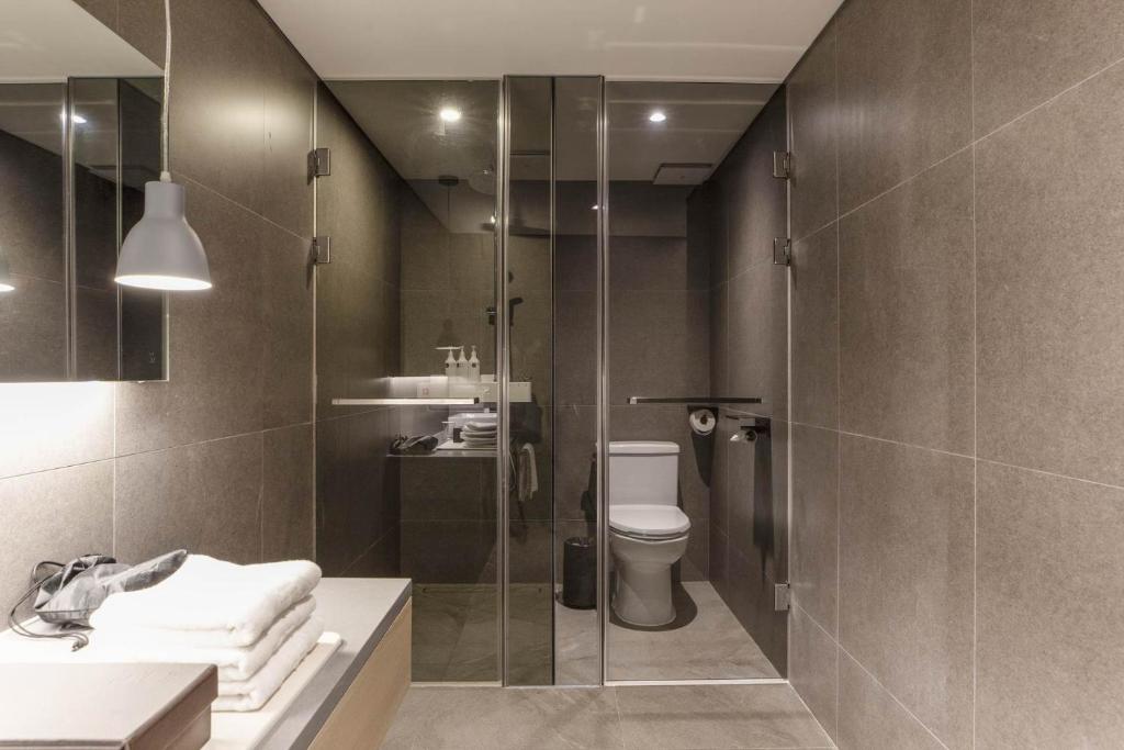 Двухместный (Двухместный номер Делюкс с 2 отдельными кроватями), H hotel Gasan