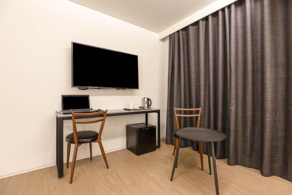 Двухместный (Двухместный номер Делюкс с 1 кроватью), H hotel Gasan