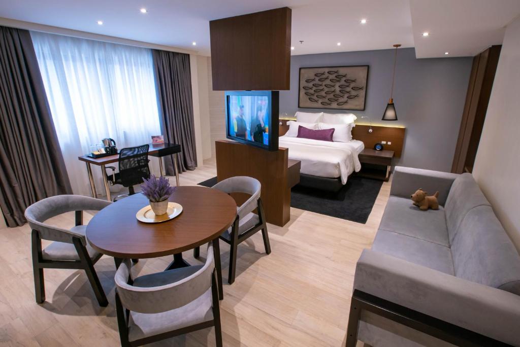 Сьюит (Полулюкс), Coro Hotel