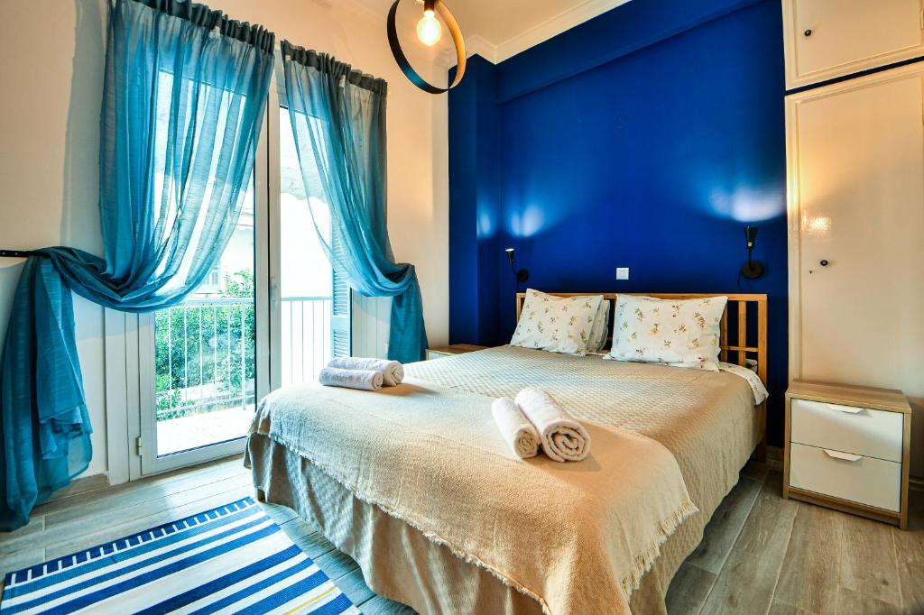 Cozy Blue Apartment BY ZAIN - Tap to explore photos