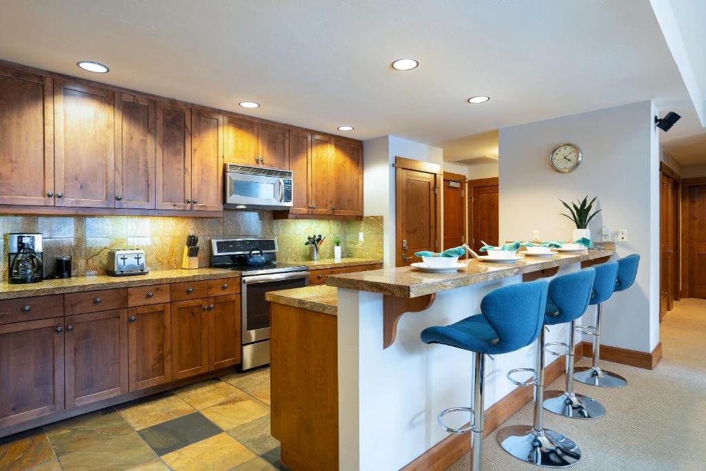 Luxury 3BD Village at Northstar Residence - Iron Horse North 204 image