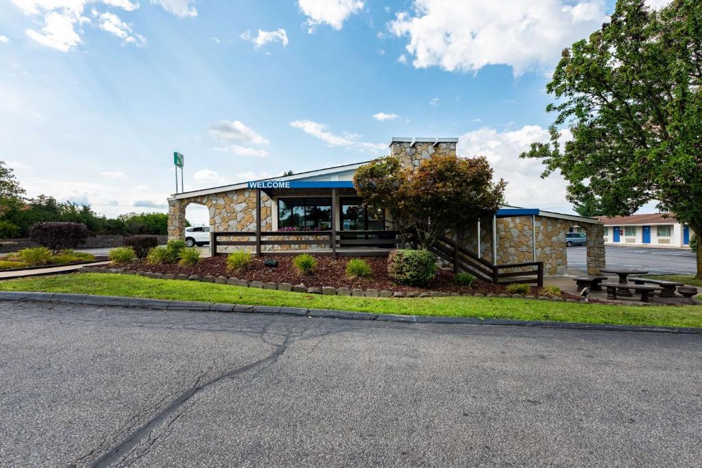 Motel 6-Mansfield, OH photo 2