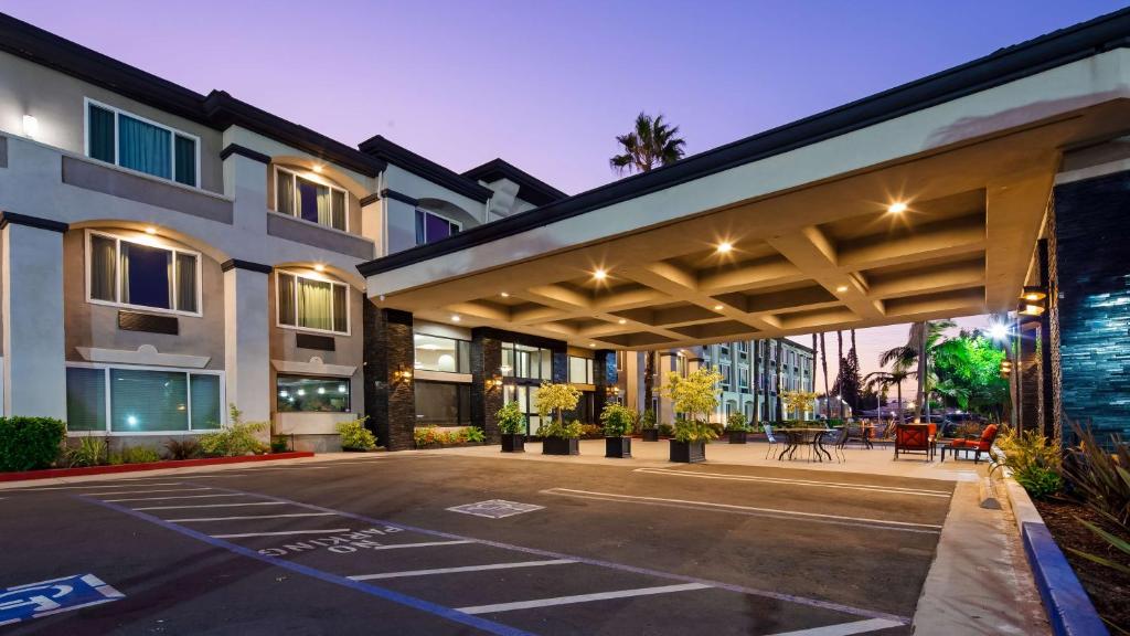 Best Western Plus Anaheim Orange County Hotel image
