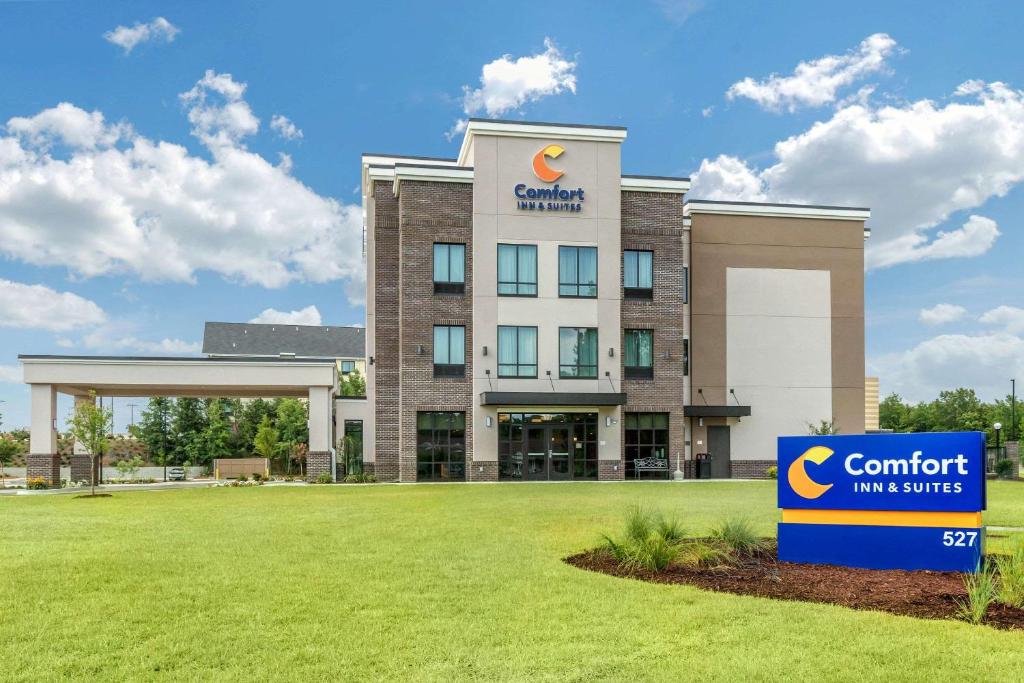 Comfort Inn & Suites photo 1
