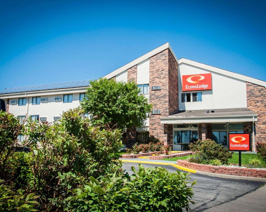 Econo Lodge Kansas City Downtown North image