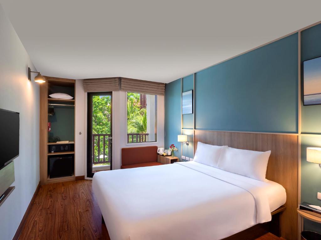 Двухместный (Улучшенный номер с кроватью размера «queen-size»), Отель Ibis Phuket Patong