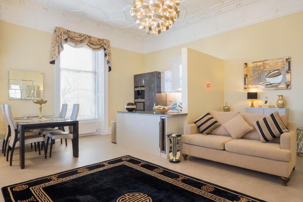 Marks At The Manor Luxury Riverside Apartments - Sleeps up to 4, with Parking and Sky TV photo 3