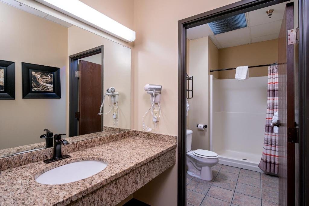 The Suites Hotel at Waterfront Plaza photo 4