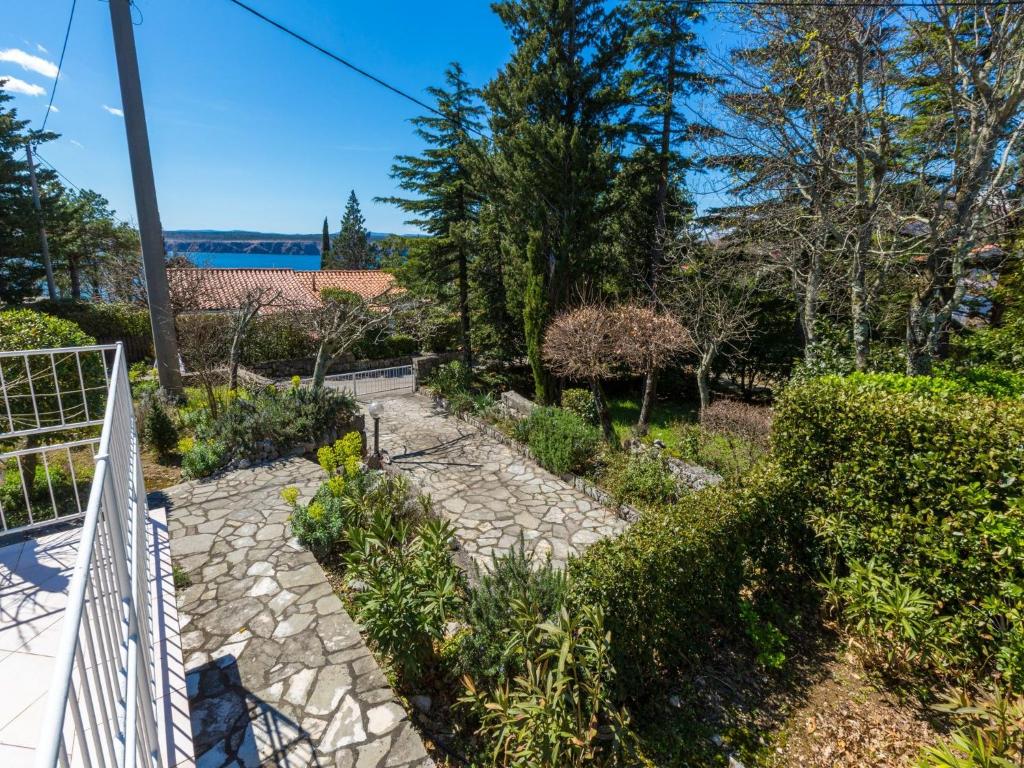 House Lipert photo 1