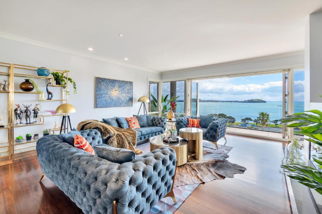 Magnificent Harbour View Villa In Orakei photo 1