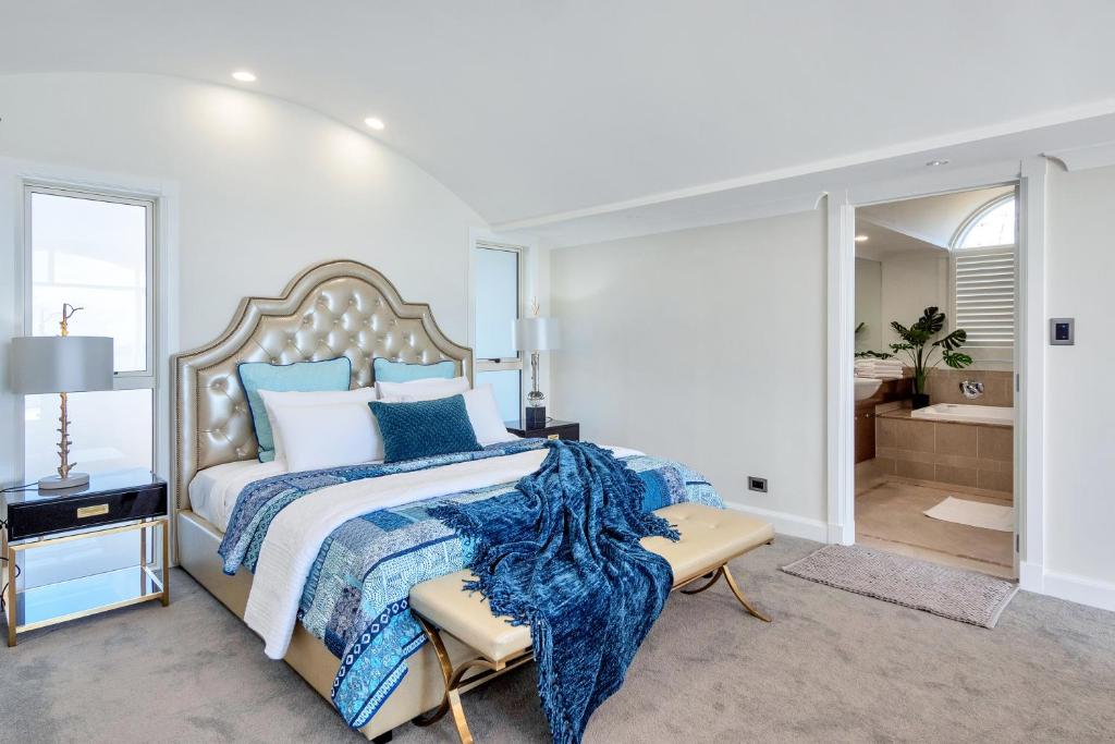 Magnificent Harbour View Villa In Orakei photo 3