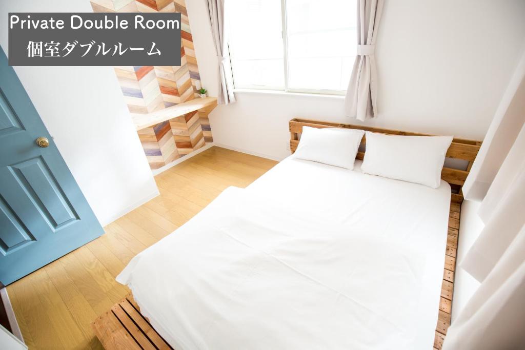 IZA Enoshima Guest House and Bar photo 2