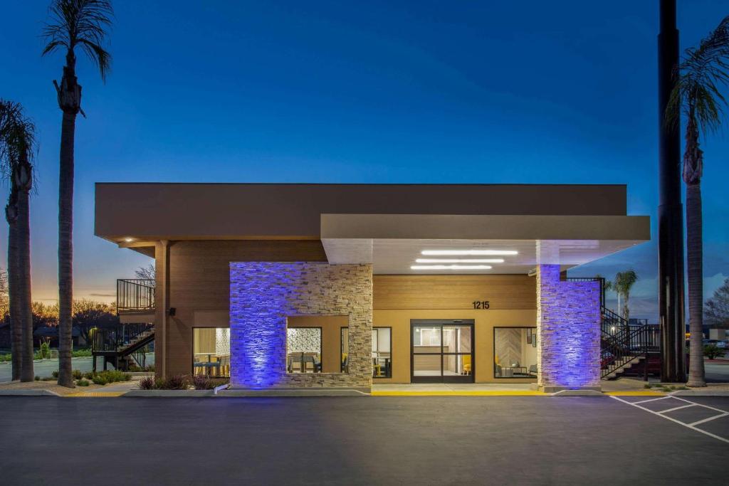 Days Inn by Wyndham Merced / Yosemite Area image