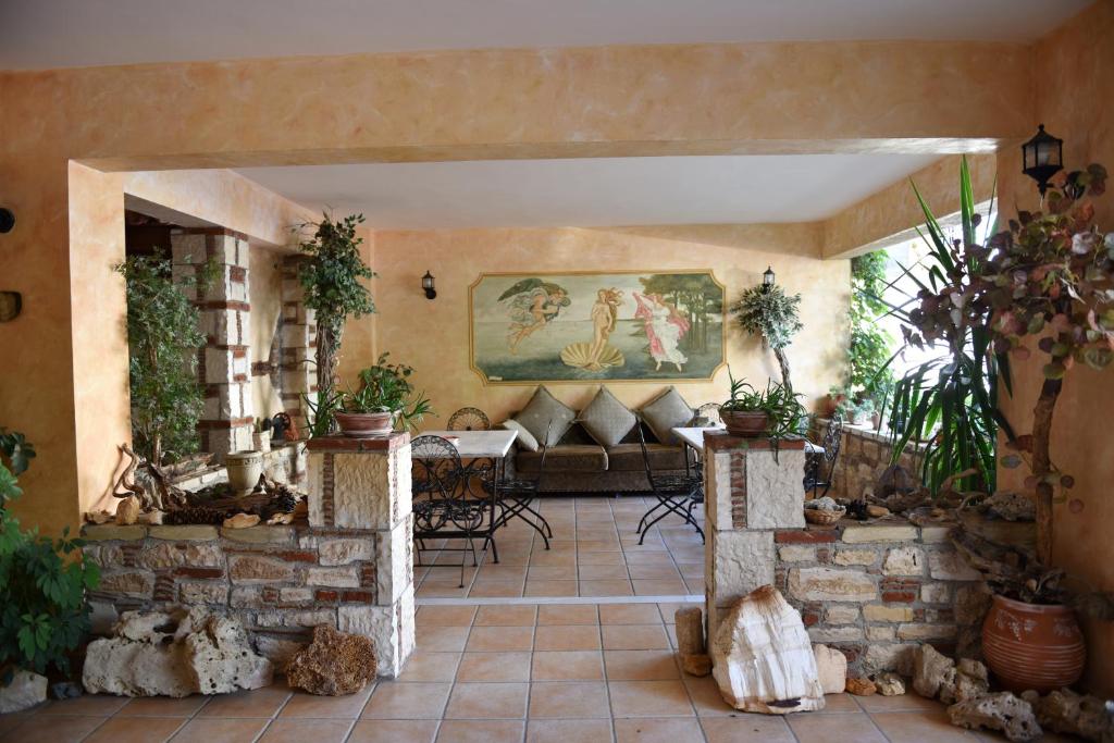 Aphrodite studios photo 2