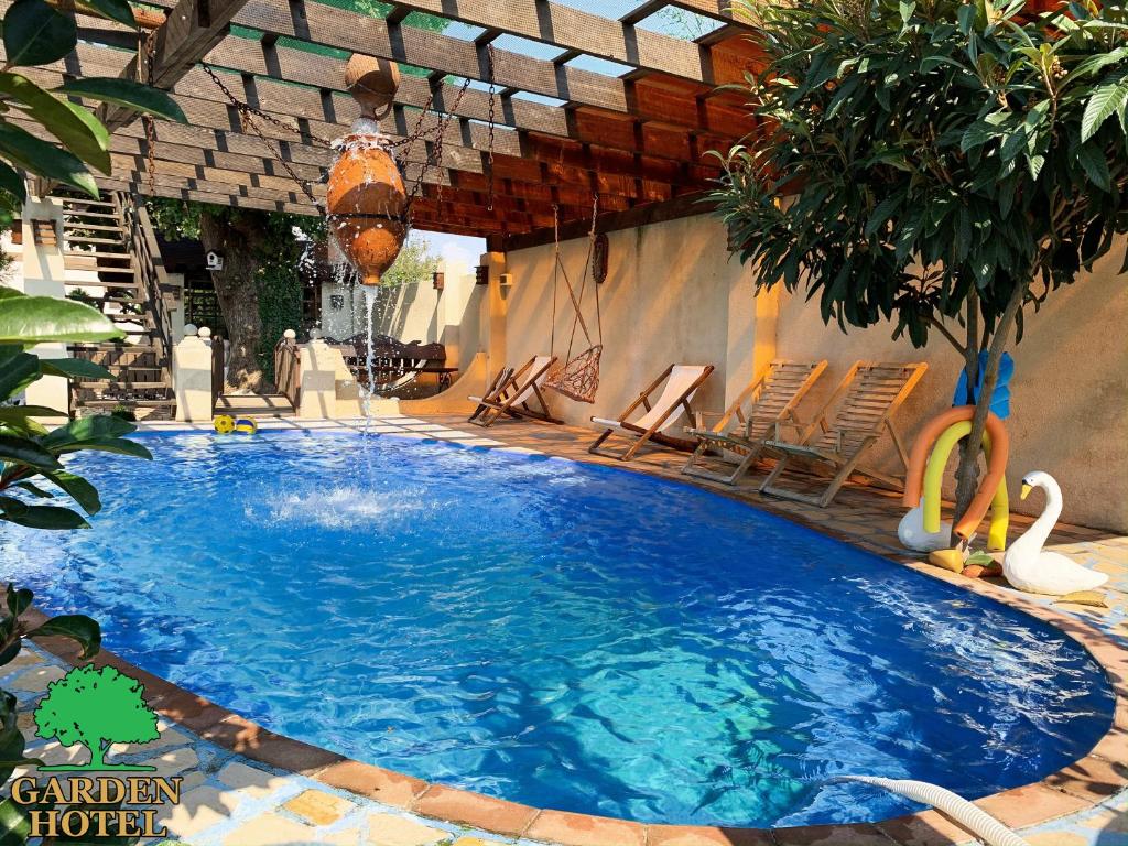 Garden Hotel photo 4
