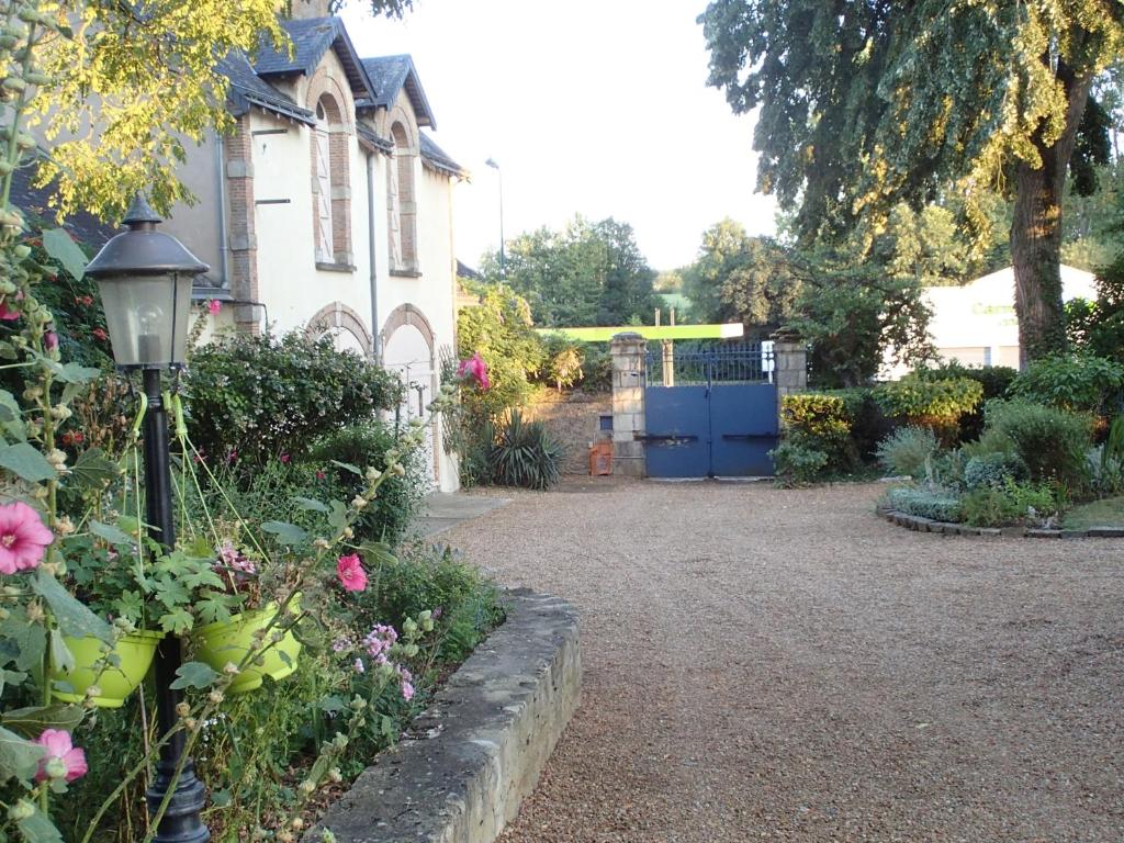 France Petit Château photo 2