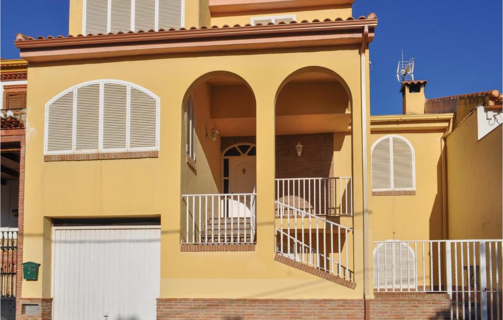 Stunning Home In Olivares With 3 Bedrooms, Wifi And Outdoor Swimming Pool