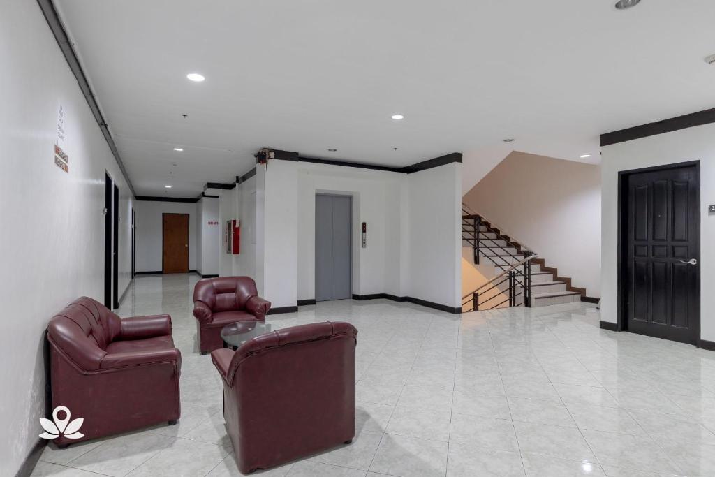 Check Inn Hotel Dumaguete City by RedDoorz photo 3