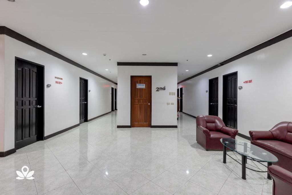 Check Inn Hotel Dumaguete City by RedDoorz photo 4