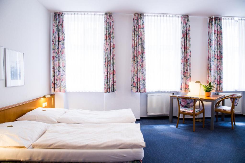 Четырехместный (Четырехместный номер), Hotel am Rathaus