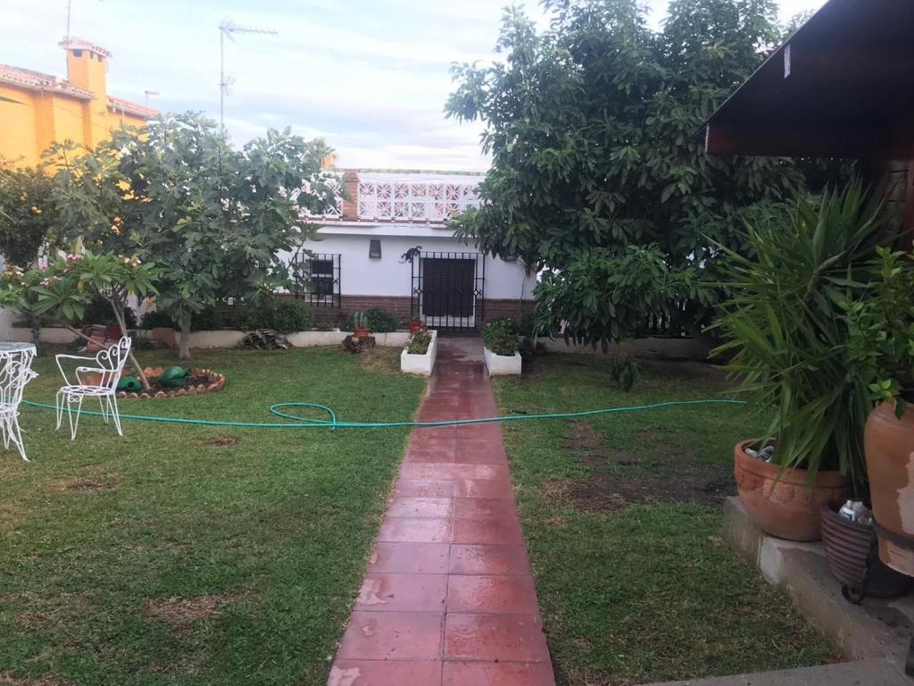 Bonito chalet en La Cala con gran jardín privado photo 2