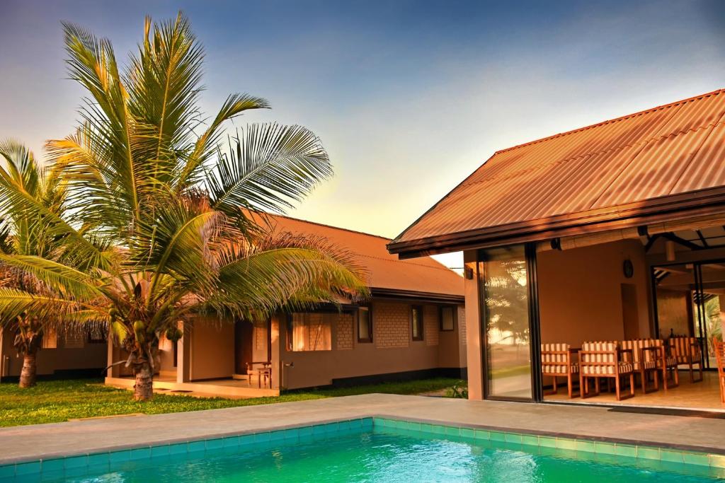 Melheim Beach Kalpitiya photo 1