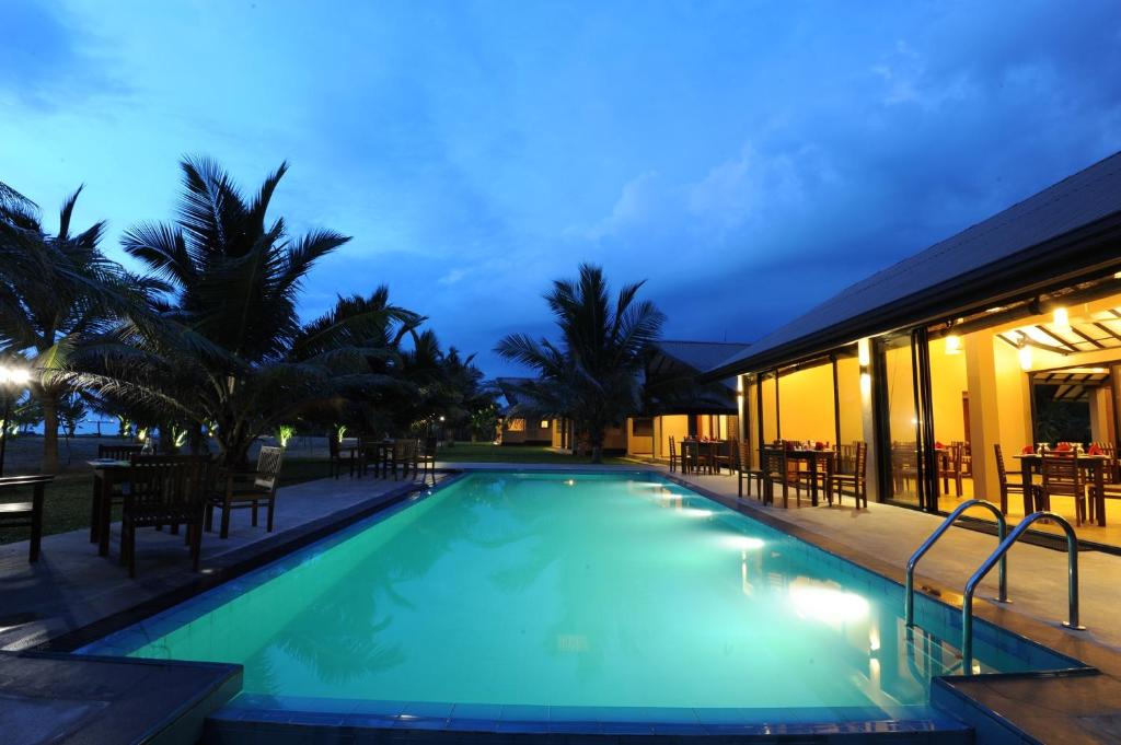 Melheim Beach Kalpitiya