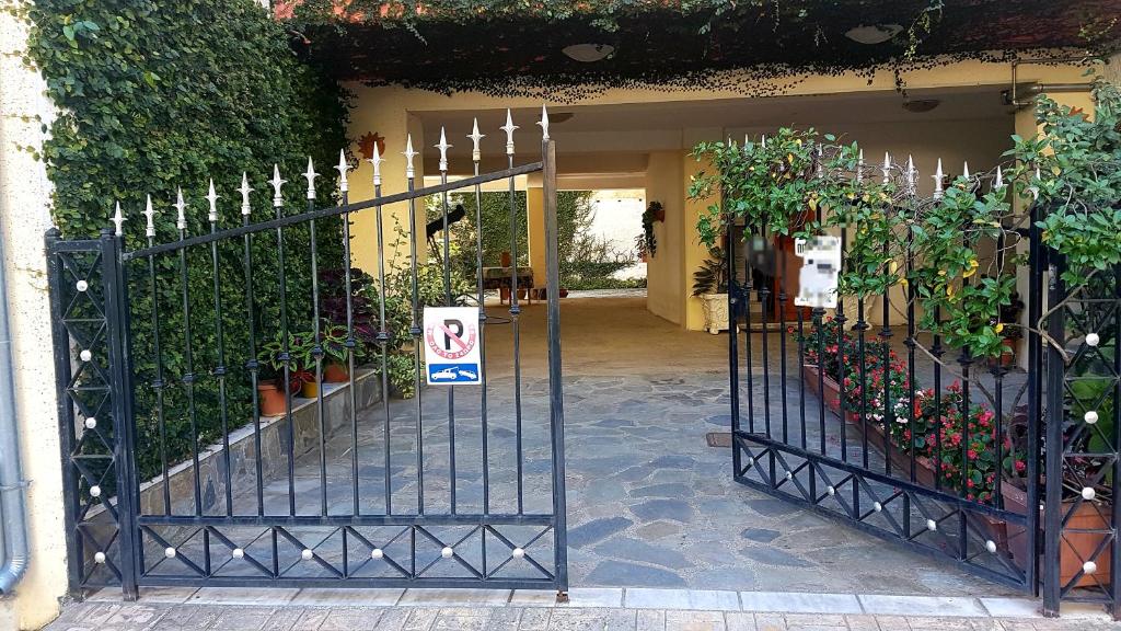 Cozy Studio in Trikala Center with private Parking! photo 3