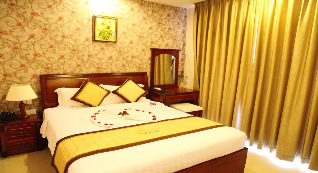 Двухместный (Улучшенный двухместный номер с 1 кроватью), Corvin Hotel