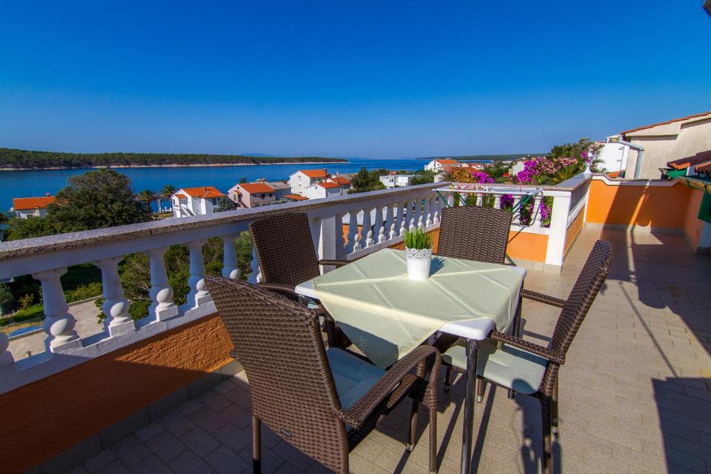 Apartments Anđela - 80 m from beach photo 4