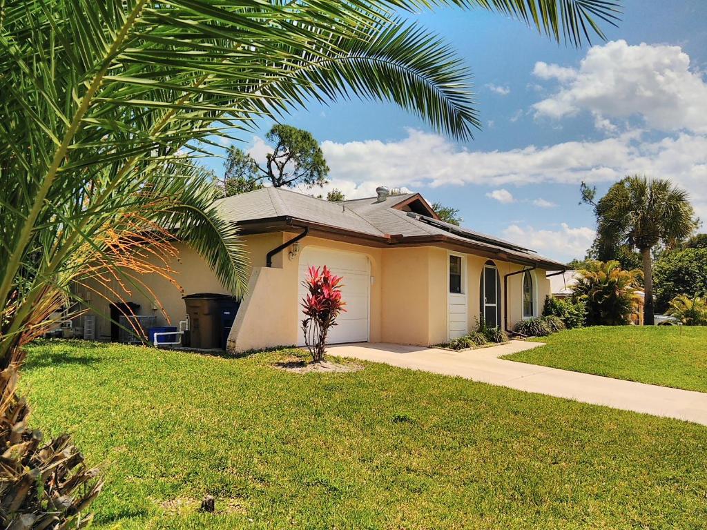 Vacation Home Falcon image