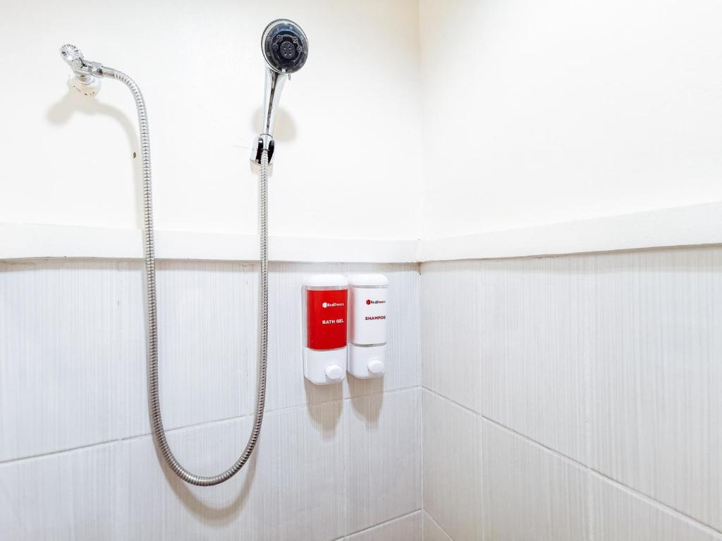 Трехместный (Трехместный номер), RedDoorz Plus near Ateneo de Davao