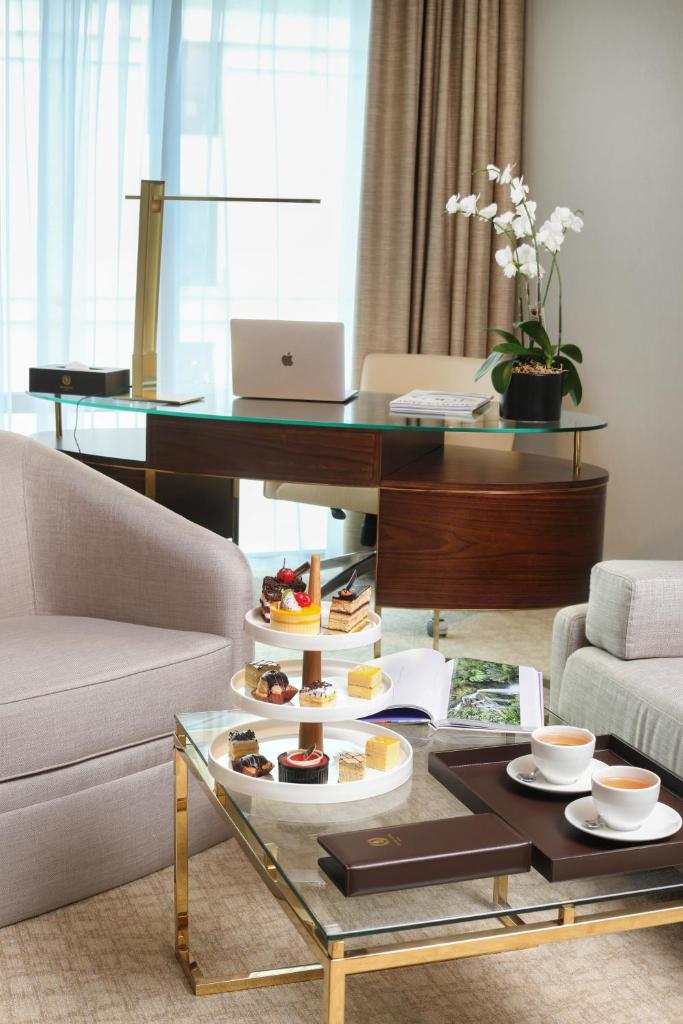 Сьюит (Номер-студио с кроватью размера «king-size»), Grand Vista Hanoi