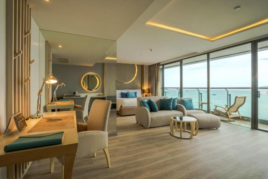 Сьюит (Люкс «Дара» с клубными преимуществами), Отель Cape Dara Resort