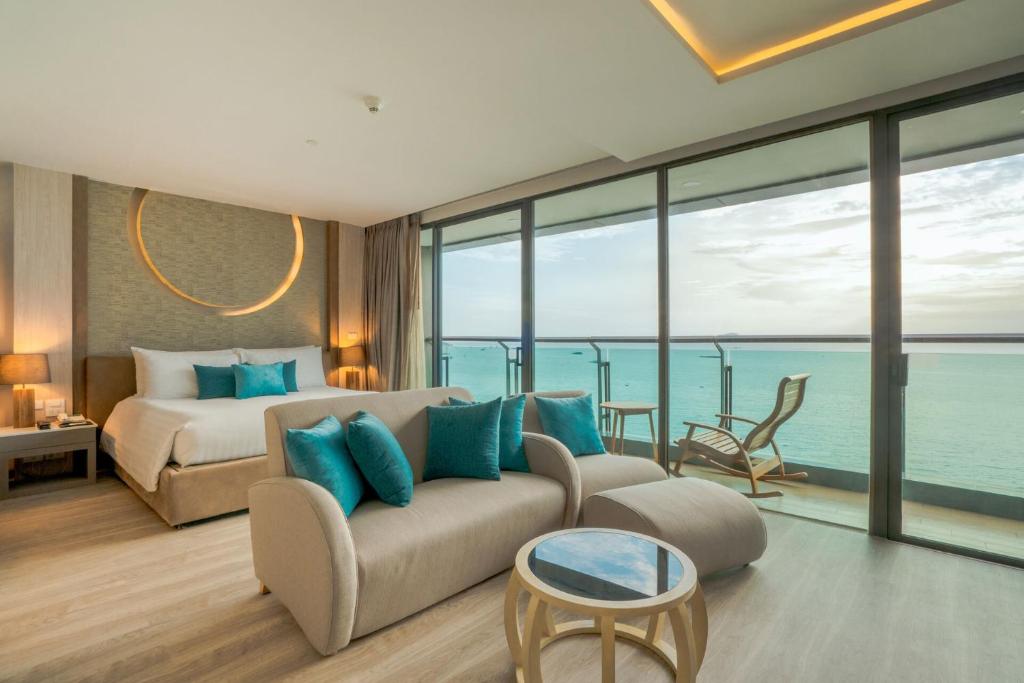 Сьюит (Люкс «Дара» с клубными преимуществами), Отель Cape Dara Resort