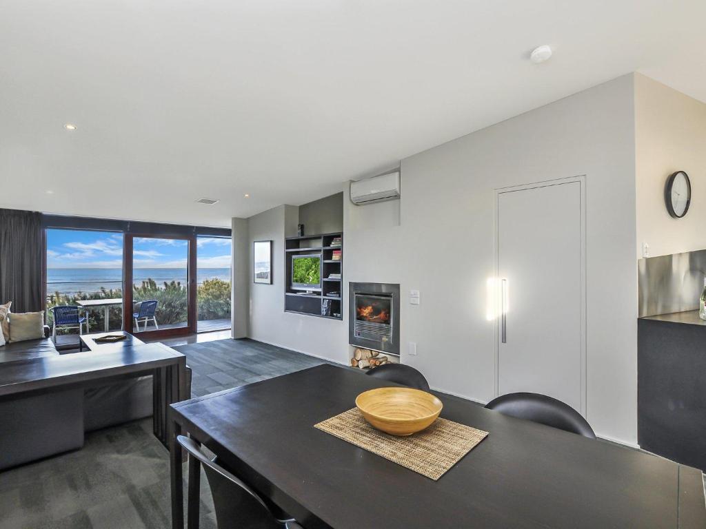 Hearns Beachside Villa 1 photo 1