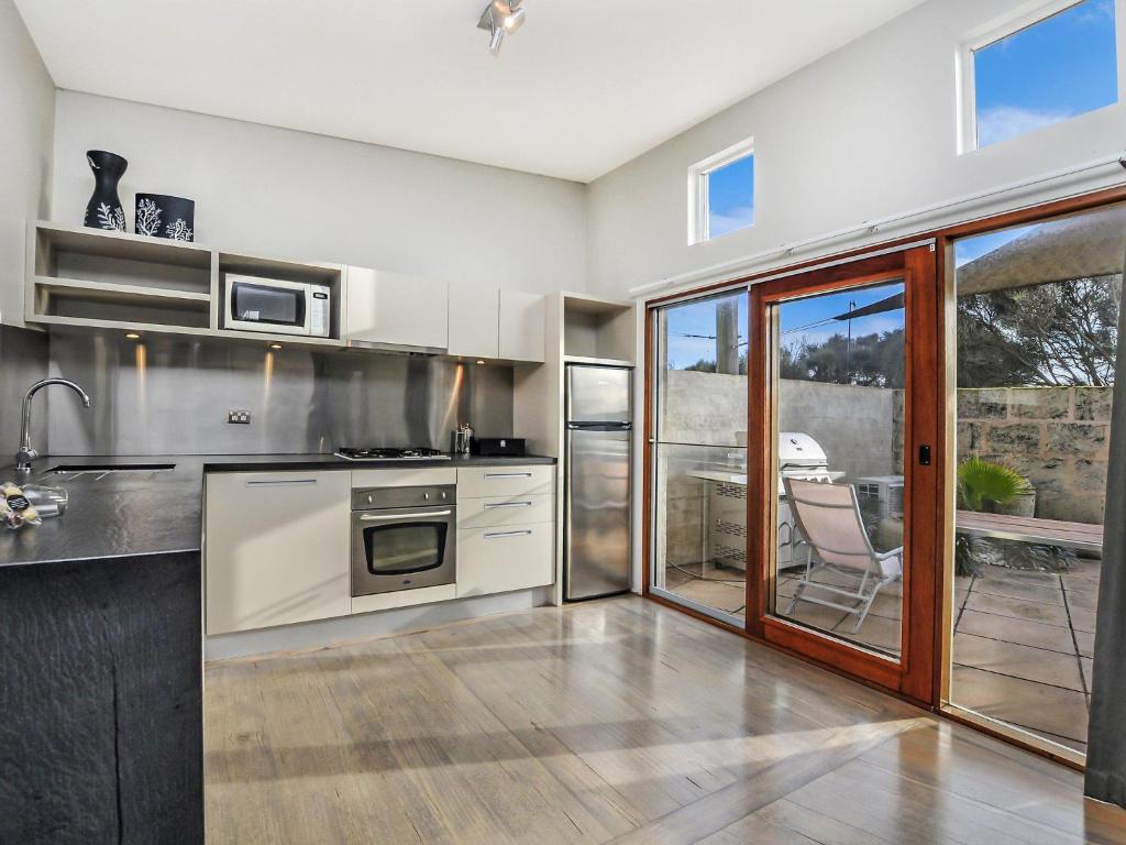 Hearns Beachside Villa 1 photo 2