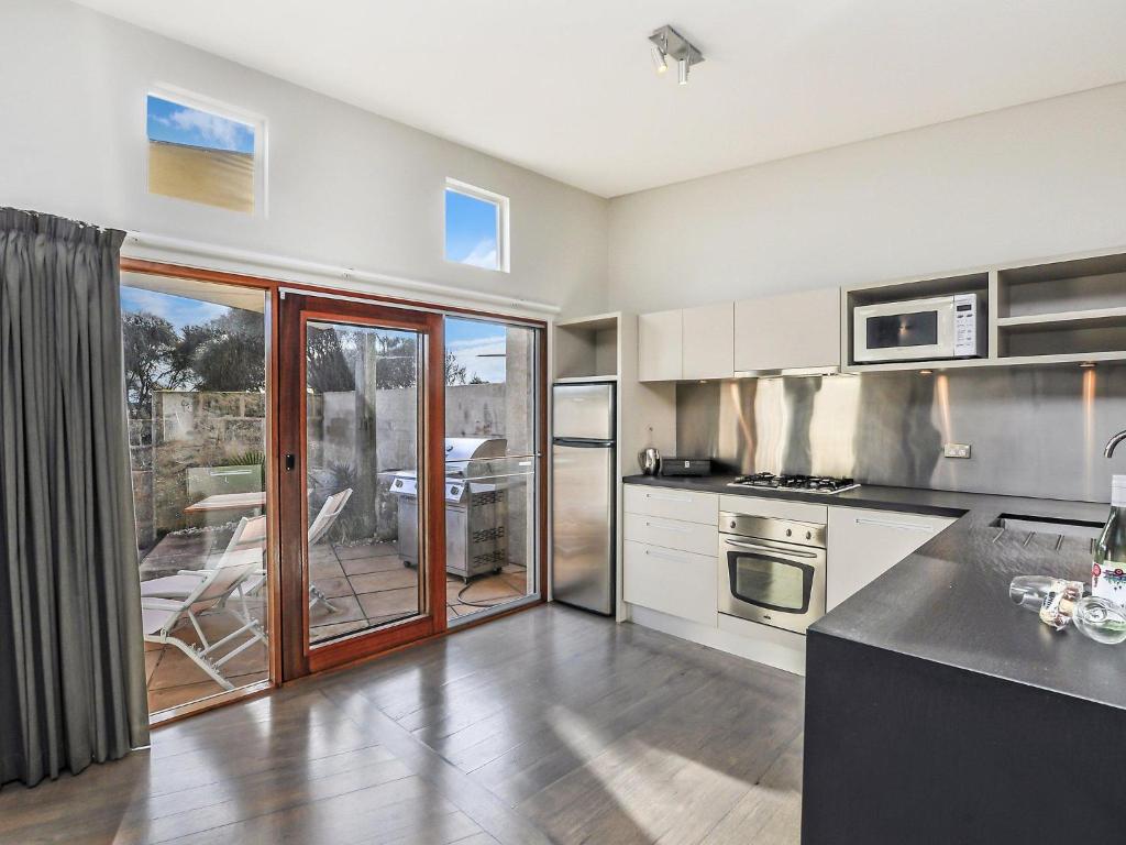 Hearns Beachside Villa 3 photo 2